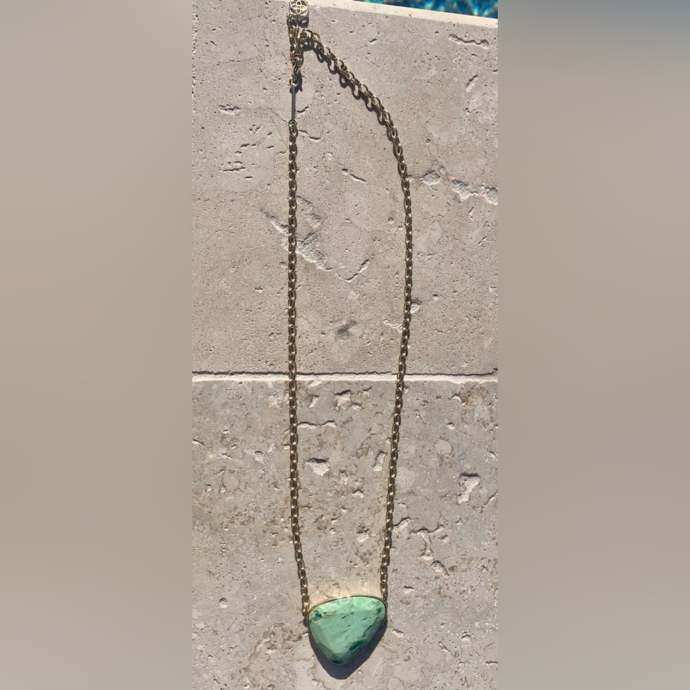 GORGEOUS sea green stone necklace. Bought NWT and never wore! Brand new! - Picture 2 of 5